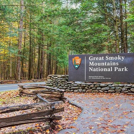 Bear Tracks, 2 Bedrooms, Hot Tub, Fireplace, Wifi, Jetted Tub, Sleeps 6 Gatlinburg Dış mekan fotoğraf