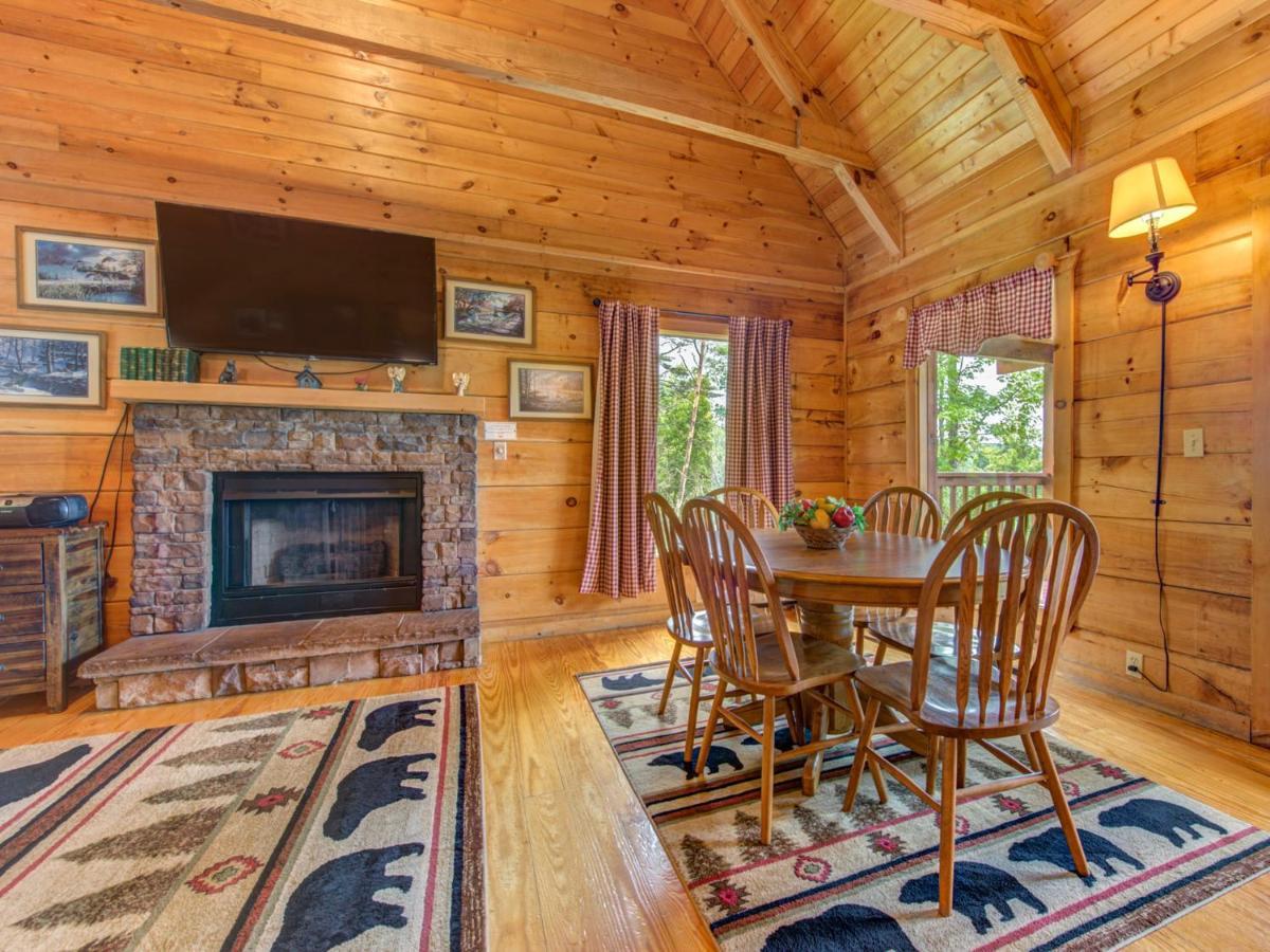 Bear Tracks, 2 Bedrooms, Hot Tub, Fireplace, Wifi, Jetted Tub, Sleeps 6 Gatlinburg Dış mekan fotoğraf