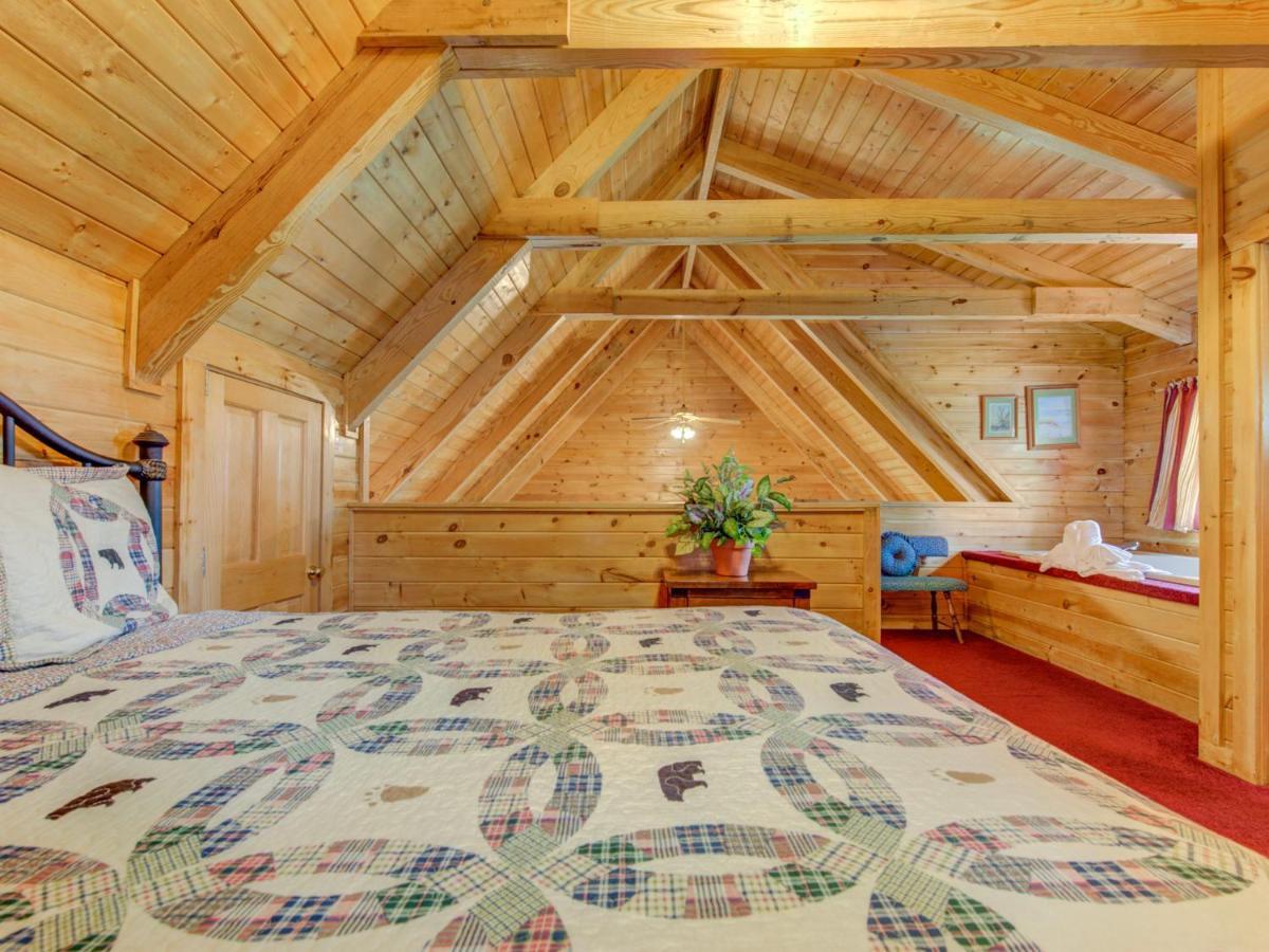 Bear Tracks, 2 Bedrooms, Hot Tub, Fireplace, Wifi, Jetted Tub, Sleeps 6 Gatlinburg Dış mekan fotoğraf