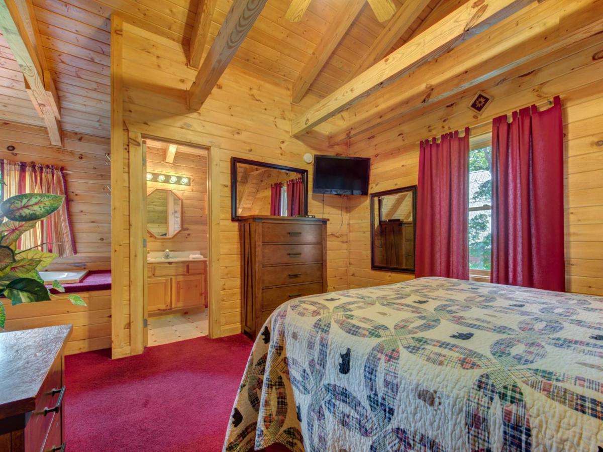 Bear Tracks, 2 Bedrooms, Hot Tub, Fireplace, Wifi, Jetted Tub, Sleeps 6 Gatlinburg Dış mekan fotoğraf