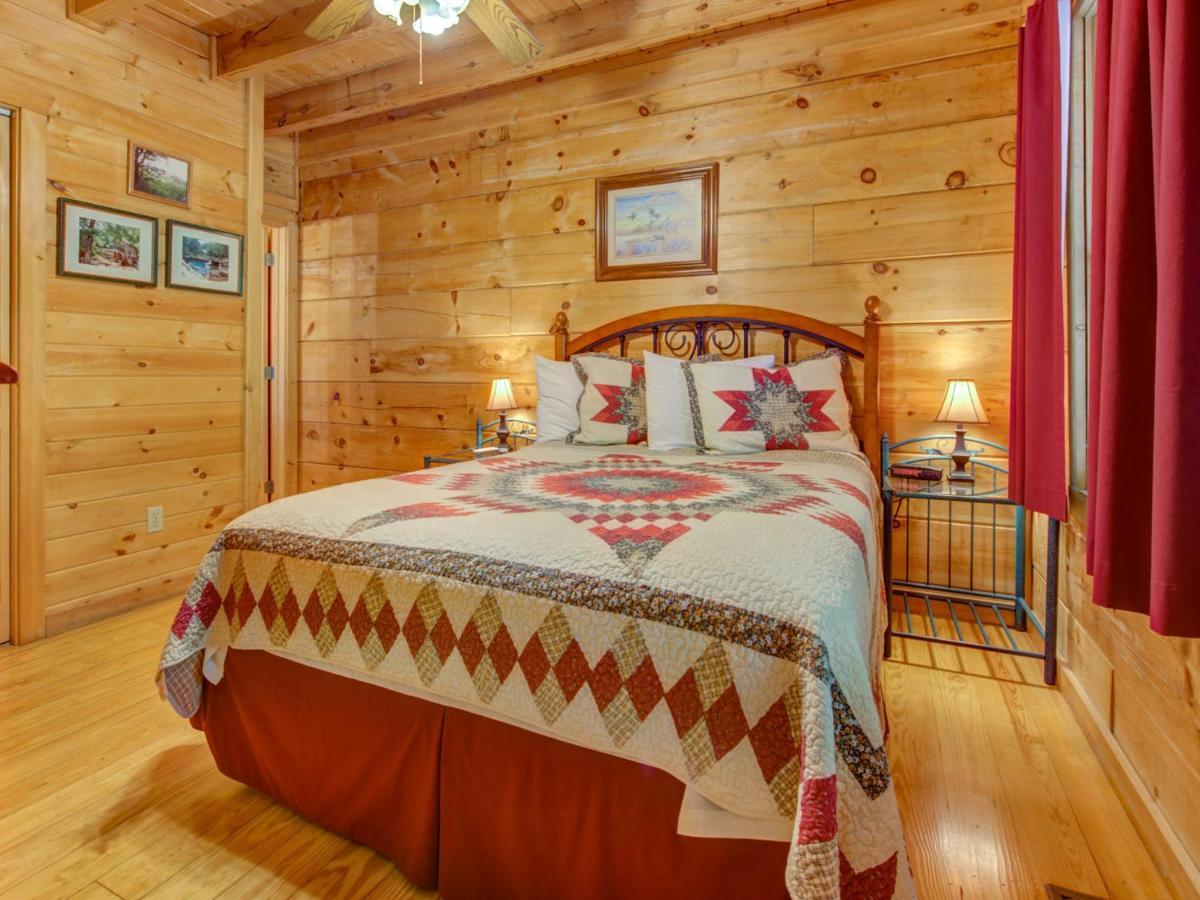 Bear Tracks, 2 Bedrooms, Hot Tub, Fireplace, Wifi, Jetted Tub, Sleeps 6 Gatlinburg Dış mekan fotoğraf