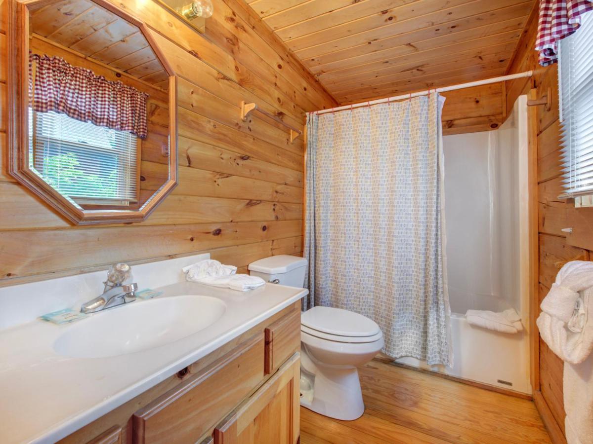 Bear Tracks, 2 Bedrooms, Hot Tub, Fireplace, Wifi, Jetted Tub, Sleeps 6 Gatlinburg Dış mekan fotoğraf