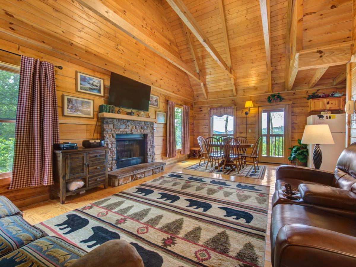Bear Tracks, 2 Bedrooms, Hot Tub, Fireplace, Wifi, Jetted Tub, Sleeps 6 Gatlinburg Dış mekan fotoğraf
