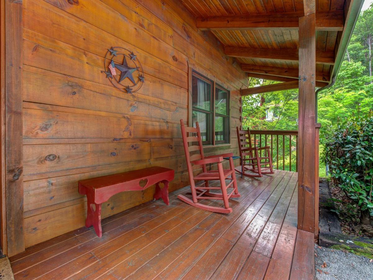 Bear Tracks, 2 Bedrooms, Hot Tub, Fireplace, Wifi, Jetted Tub, Sleeps 6 Gatlinburg Dış mekan fotoğraf