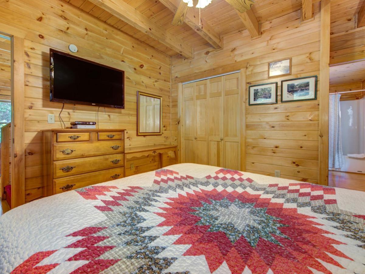 Bear Tracks, 2 Bedrooms, Hot Tub, Fireplace, Wifi, Jetted Tub, Sleeps 6 Gatlinburg Dış mekan fotoğraf